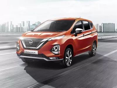 THAY KÍNH XE Nissan Livina tận nơi Giá rẻ